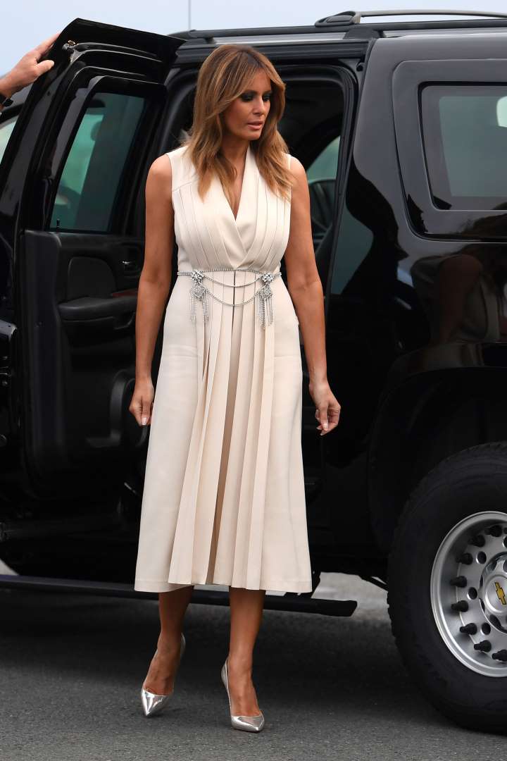 Phu nhân Melania Trump diện bộ đầm được gấp nếp công phu của Gucci (Ảnh: GETTY)