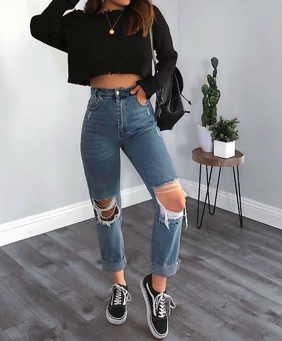 Những chiếc quần cạp cao dường như sinh ra để diện cùng crop top. 