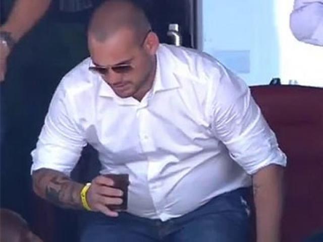 Bóng đá - Tin HOT bóng đá tối 26/8: Sneijder phát tướng gây sốc sau 2 tuần giải nghệ