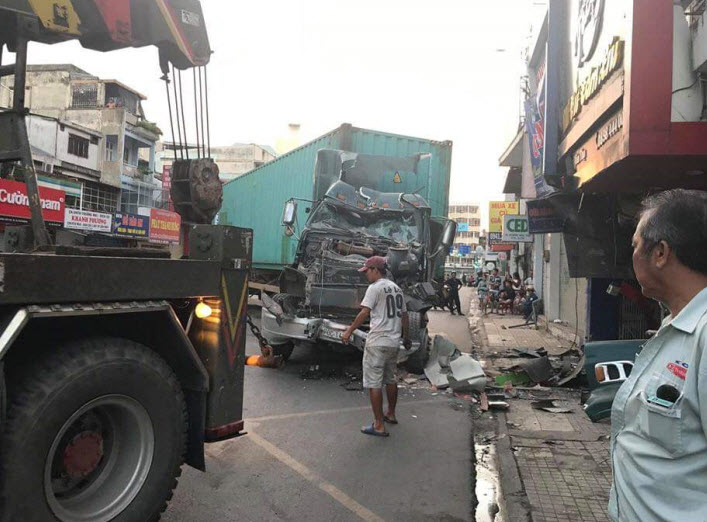 Rất may vụ việc không gây thiệt hại về người.