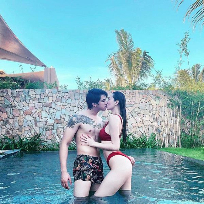 Hiện tại, Khánh My đang hẹn hò với diễn viên Tiến Vũ. Trên trang cá nhân, cả hai thường xuyên đăng ảnh tình tứ bên nhau.