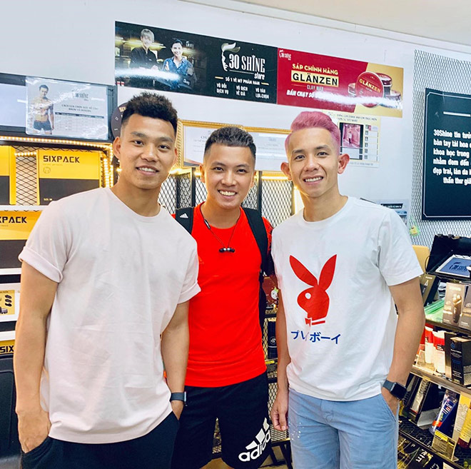 Đỗ Kim Phúc – VĐV tâng bốc nghệ thuật số 1 Việt Nam cũng không bỏ lỡ cơ hội được chiêm ngưỡng diện mạo mới của 2 tuyển thủ