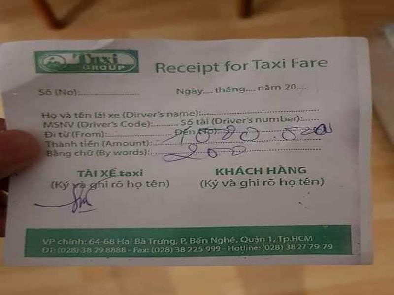 Phiếu thu giả giống hãng taxi Mai Linh.