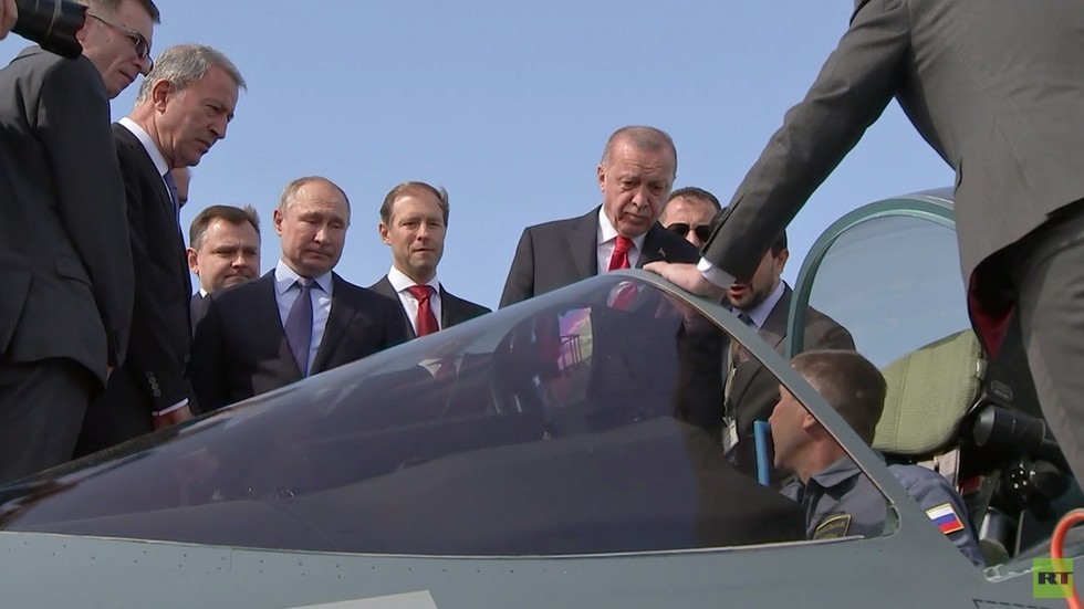 Ông Erdogan đã hỏi rằng liệu mẫu tiêm kích Su-57 có phải để bán hay không.