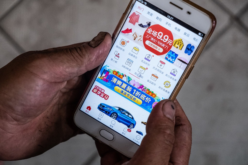 Nhiều người đánh giá hàng trên Pinduoduo chẳng khác nào “rác” (Nguồn: NYTimes)