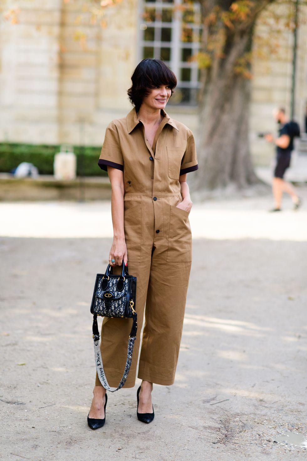 Áo liền quần: "Áo liền quần theo kiểu bảo hộ vừa hợp xu hướng lại sang trọng tiện ích", van der Goltz nói. "Sự phong phú của kaki, túi vá. Tuyệt vời nhất trong việc mặc quần áo liền quần đó là hiệu quả, thoải mái và mát mẻ", cô chia sẻ thêm.