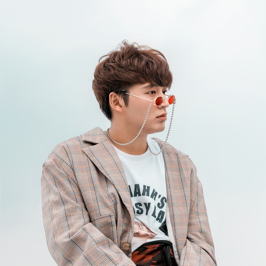 Woossi giao lưu bằng tiếng Việt trong chương trình truyền hình 