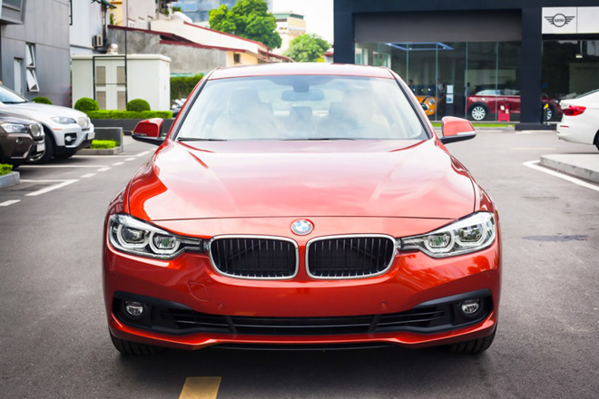 Dọn kho BMW 3-Series thế hệ cũ giảm giá đến 275 triệu đồng - 1
