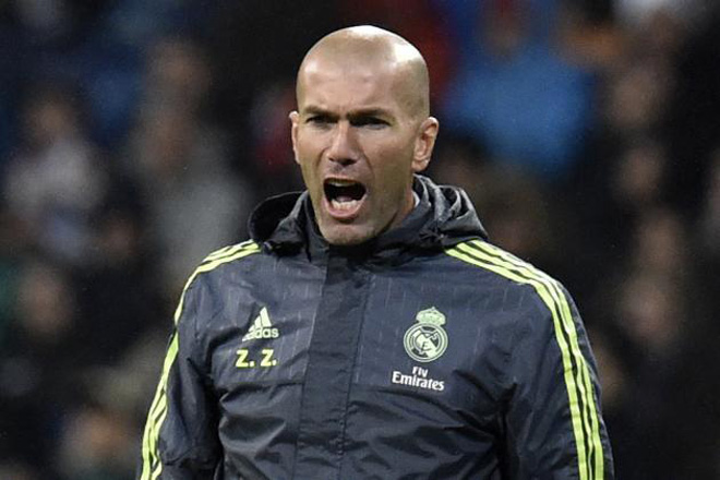 Zidane tức giận&nbsp;văng tục trong phòng họp báo