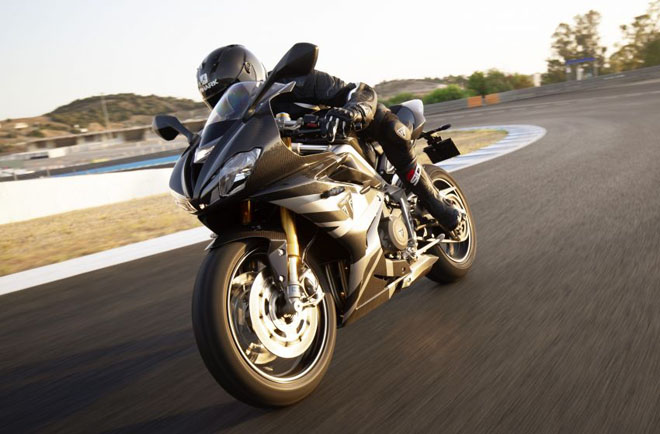 Triumph Daytona Moto2 765 Limited Edition vừa ra mắt, giới hạn 765 chiếc trên toàn cầu.