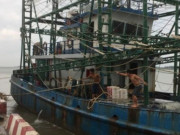 Tin tức trong ngày - Ngư dân Nghệ An chằng chống nhà cửa, neo tàu chạy đua với bão số 4