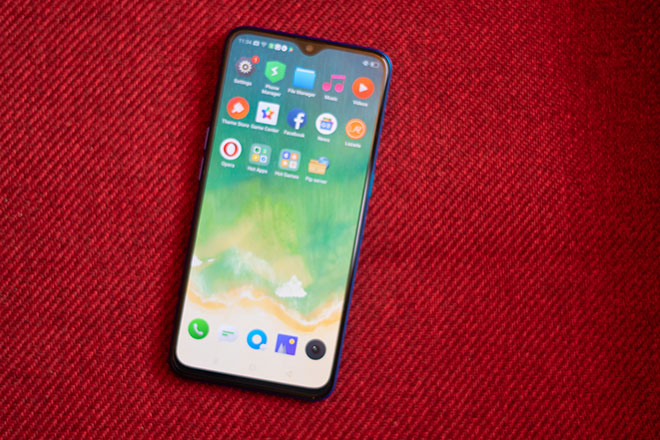 Màn hình chứa notch hình giọt nước.