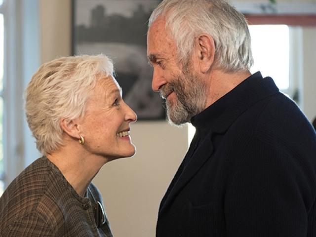 Tranh vui - Gã đàn ông 57 tuổi xin phép vợ hẹn hò với nữ thư ký 19 tuổi