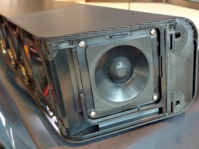 Công nghệ thông tin - Sennheiser giới thiệu soundbar đầu tiên trong lịch sử 70 làm thiết bị âm thanh