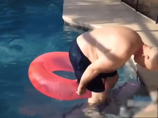 Video Clip Cười - Nghịch nước rất dễ "rước họa" vào thân