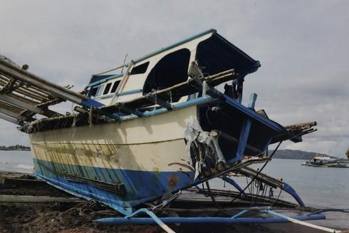 Tàu cá FB Gimver 1 của Philippines bị tàu Trung Quốc đâm chìm trên Biển Đông hồi tháng 6/2019. (Ảnh: AP)&nbsp;