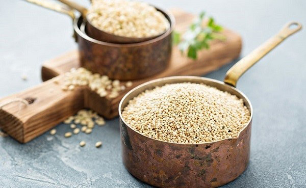 Hạt Quinoa (hạt Diêm mạch) được khá nhiều người dùng để độn cơm