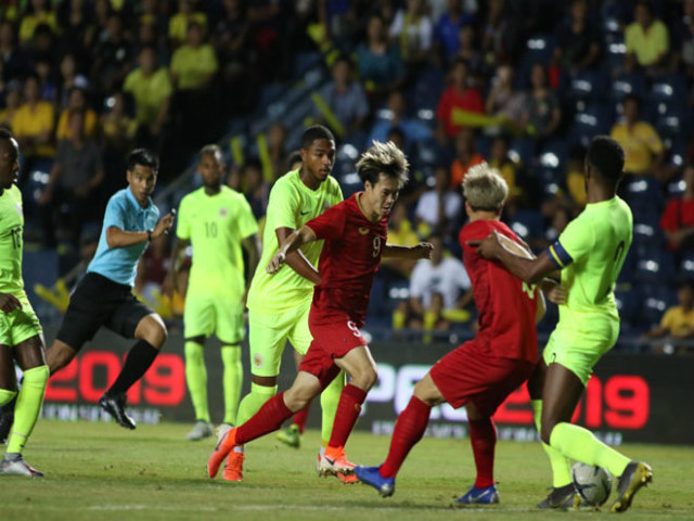 Bóng đá - ĐT Việt Nam đấu Thái Lan: Căng mình giữa mưa gió, Văn Toàn cảnh giác "Mess Thái"