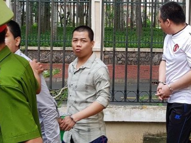 Pháp luật - Bị cướp ô tô, lòi ra việc cựu đại úy công an chở thuốc lá lậu