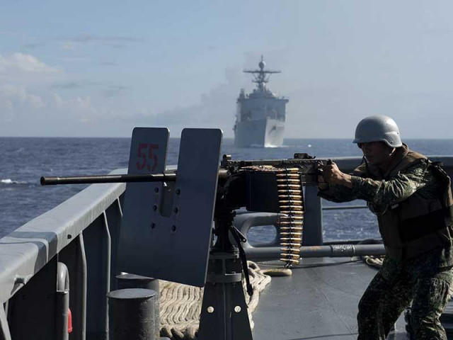 Thế giới - Đối phó Trung Quốc ở biển Đông: Cơ bắp chưa đủ!