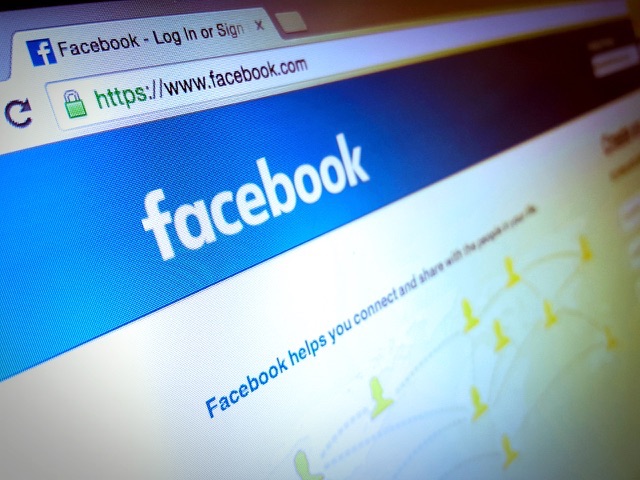 Kinh doanh - Ông trùm mạng xã hội Facebook đổi slogan, sẽ không còn “miễn phí”