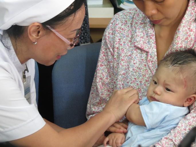 Gặp lại bé trai bị đâm thấu sọ, được bác sĩ cứu sống thần kỳ - 4