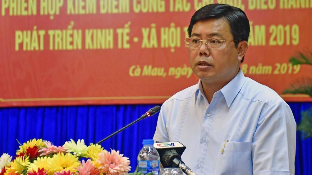 Ông Nguyễn Tiến Hải, Chủ tịch UBND tỉnh Cà Mau phát biểu tại phiên họp kiểm điểm.