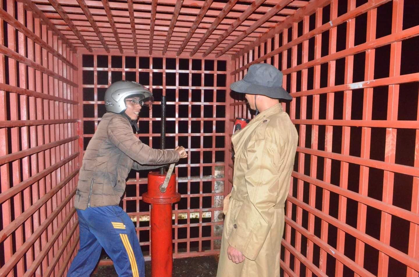 Hồ thủy lợi nguy cơ bị vỡ, di dời dân khẩn cấp trong đêm - 1