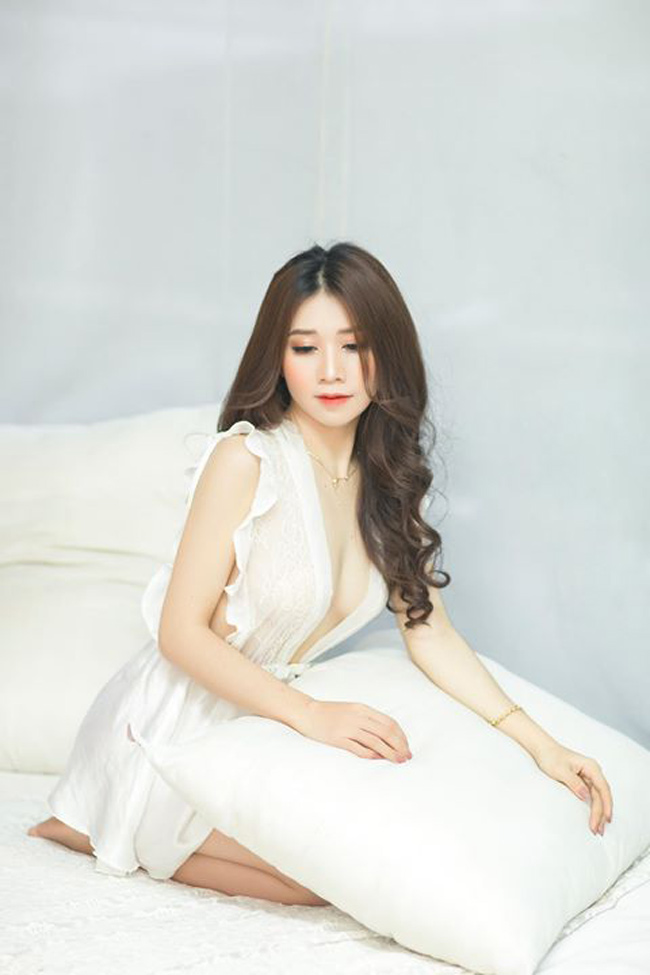 Nguyễn Hoa được nhận xét là cô gái xinh đẹp và nóng bỏng nhất lịch sử "Bạn muốn hẹn hò".