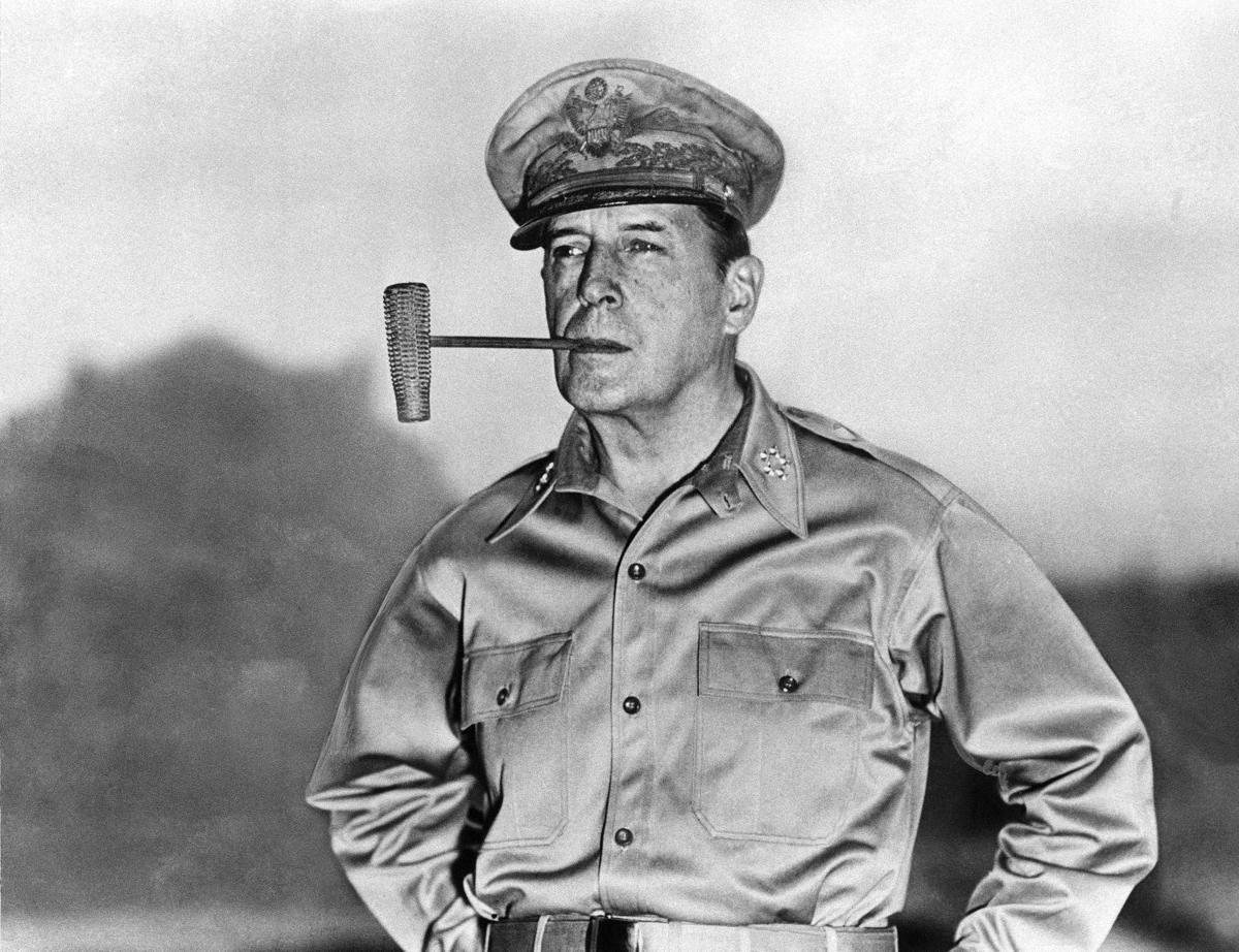 Tướng Douglas MacArthur
