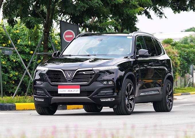 Lộ trình tăng giá thêm 600 triệu cho Lux A và SA từ 1/9 mà VinFast công bố hồi cuối năm ngoái sẽ không được áp dụng.