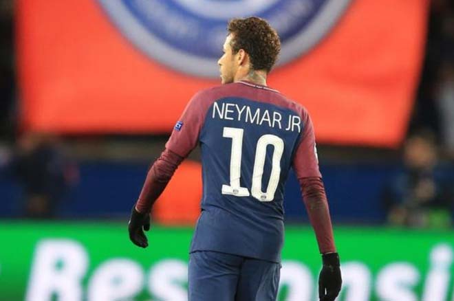 Neymar đã thông báo quyết định ở lại với PSG