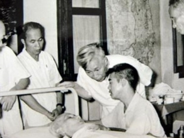 Tin tức trong ngày - Chuyện kể của các thầy thuốc chăm sóc sức khỏe Bác Hồ