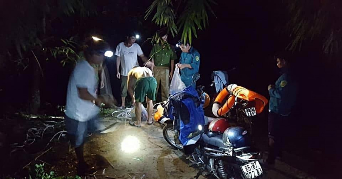 Tin tức trong ngày - Nhóm phượt thủ vào Hồ Tiên, 1 người chết, 1 người mất tích