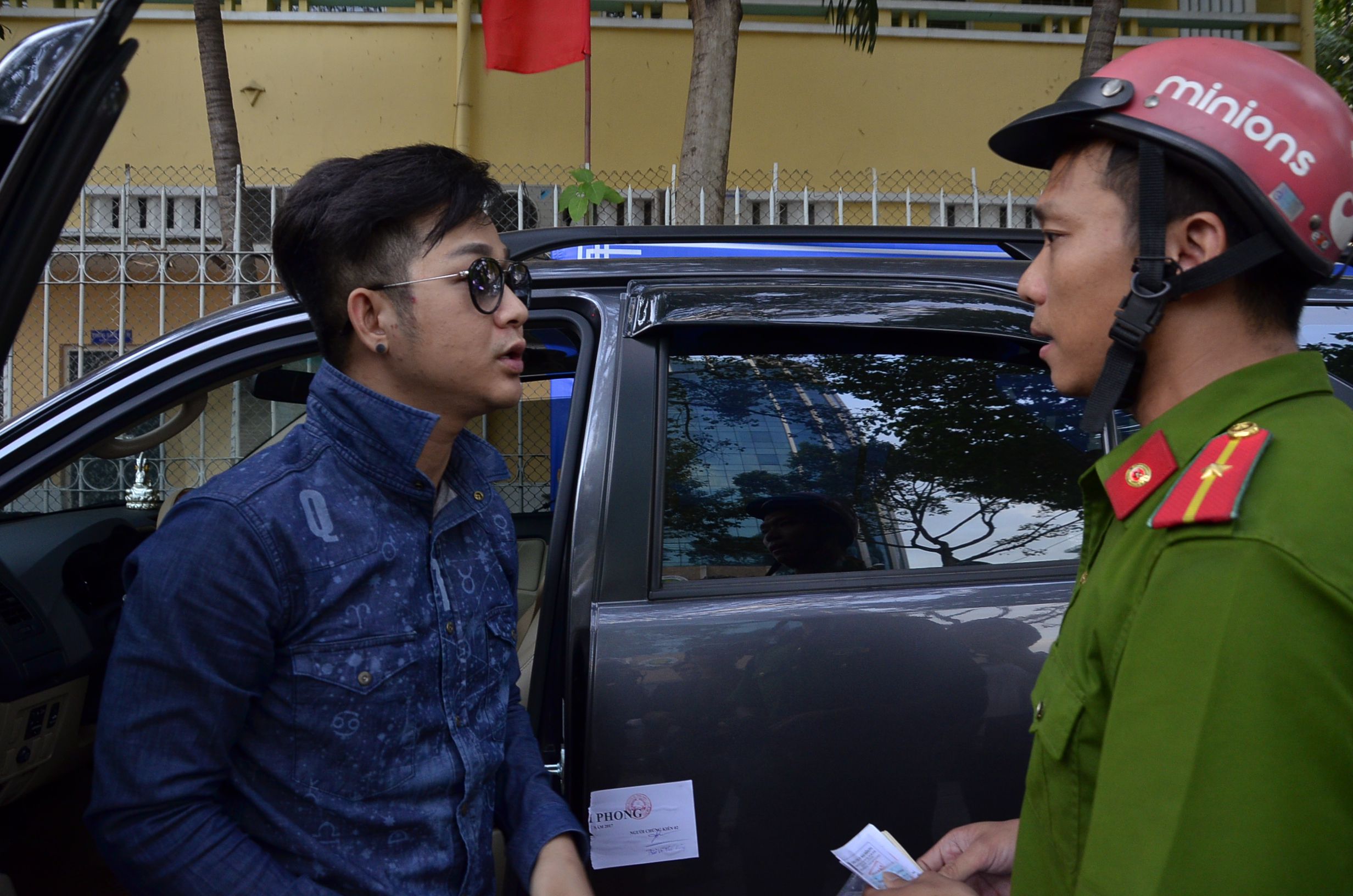 Chiếc xe của Quách Tuấn Du bị niêm phong vì đỗ sai quy định