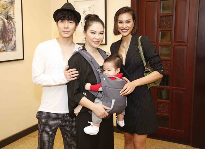 Ở tuổi 53, Thủy Hương sinh con trai thứ 3 khiến nhiều người bất ngờ