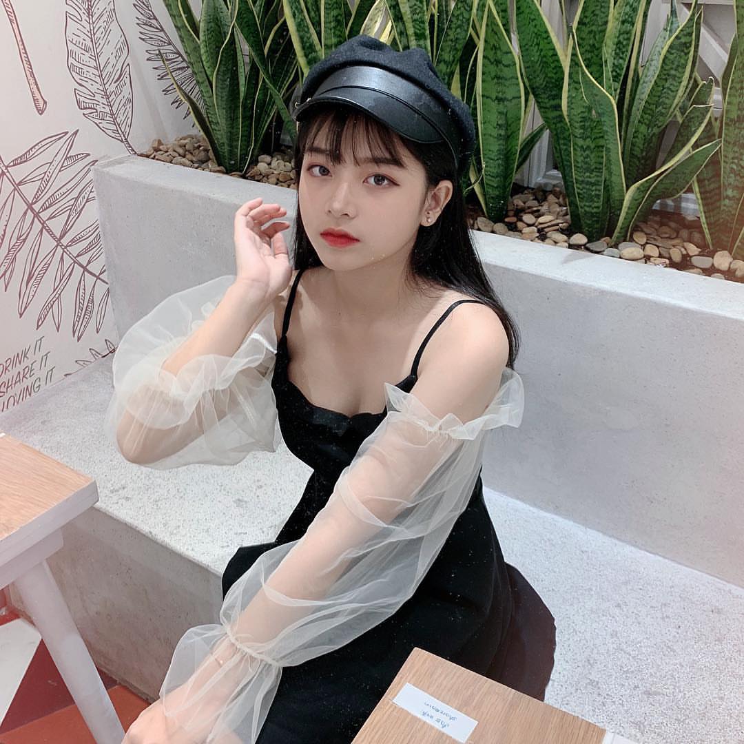 "Tiểu mỹ nhân" Sài Thành làm người mẫu từ cấp 3 "Tiểu mỹ nhân" Sài Thành làm người mẫu từ cấp 3