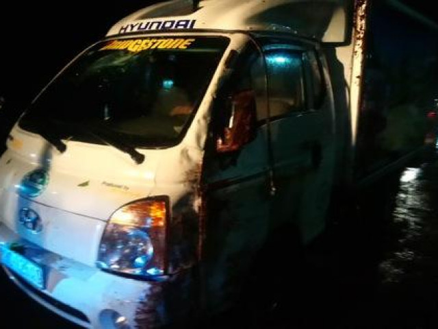 Tin tức trong ngày - Mưa mù trời,  bé trai 4 tuổi và dì ruột bị xe tải tông chết