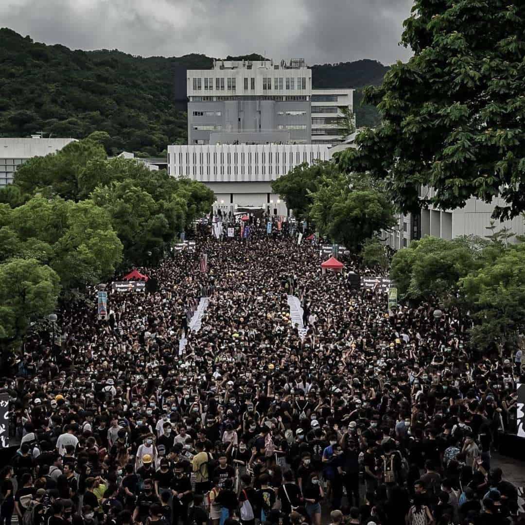 Hàng nghìn học sinh, sinh viên Hong Kong biểu tình vào sáng thứ Hai vừa qua (2.9) (Ảnh: GETTY)