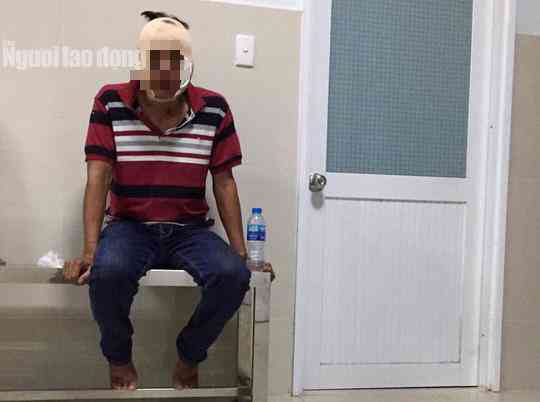 Đại úy N. lúc mới nhập viện cấp cứu và được băng bó vết thương