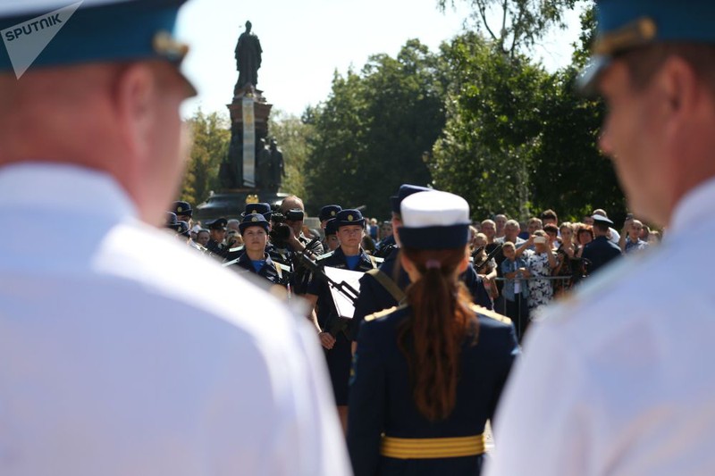 Các nữ học viên của trường Krasnodar chuẩn bị cho một năm đào tạo mới