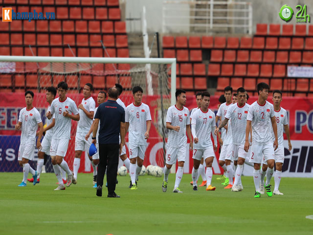 Bóng đá - ĐT Việt Nam tập đấu Thái Lan 4/9: Văn Hậu - Quang Hải tập trung, đón chờ thử thách
