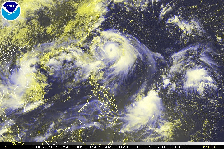 Chuyên gia lý giải sự xuất hiện của tam giác bão-áp thấp nhiệt đới hiếm gặp - 3