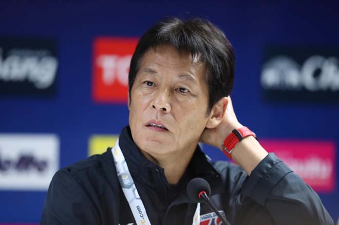 Thái Lan họp báo đấu Việt Nam săn vé World Cup: Siêu HLV Nhật Bản nói gì? - 1
