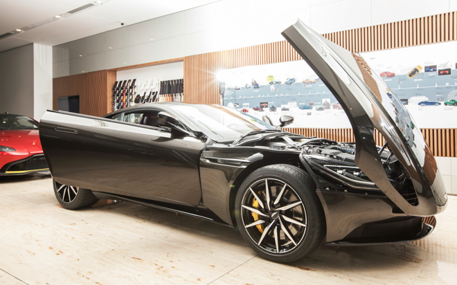 Tận mục sở thị siêu xe Aston Martin DB11 V8 màu độc tại TP.HCM - 10