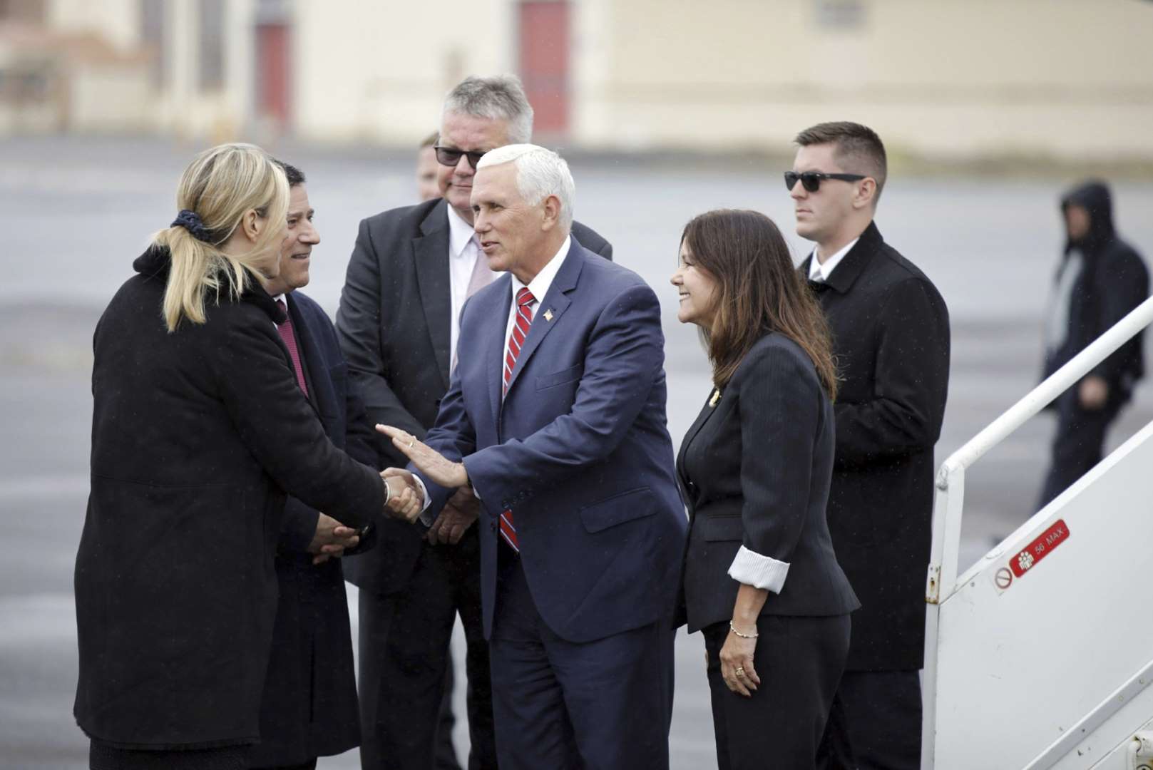 Ông Mike Pence trở thành Phó Tổng thống thứ 2 của Mỹ đến thăm Iceland, sau George H.W Bush (Ảnh: AP)