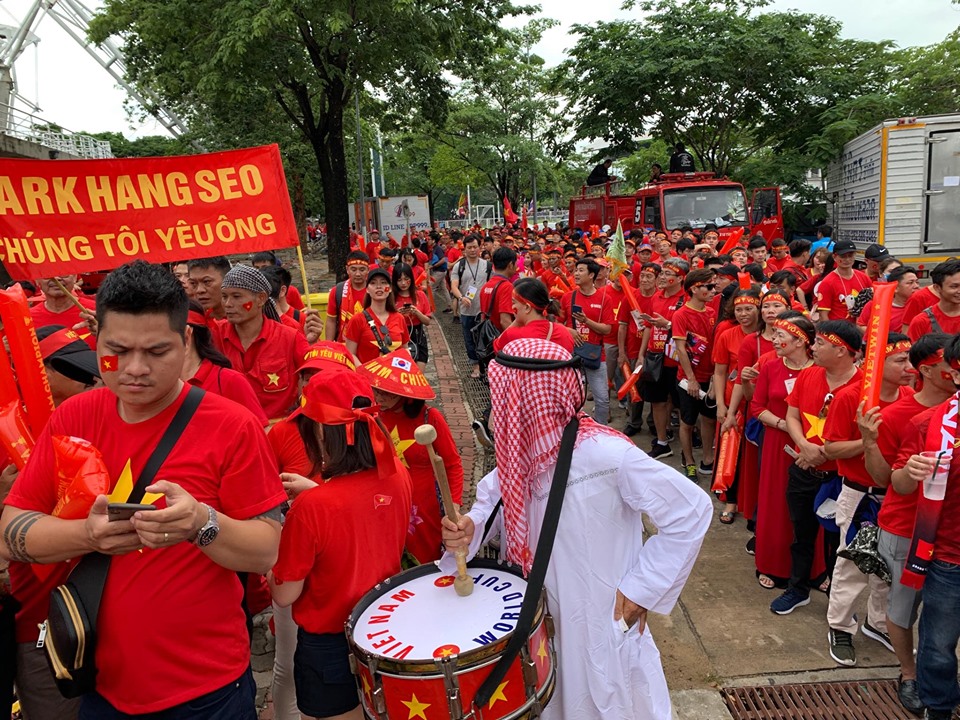 Có điểm trên sân Thái Lan, Fan Việt vỡ oà sau pha bóng thót tim phút bù giờ - 53