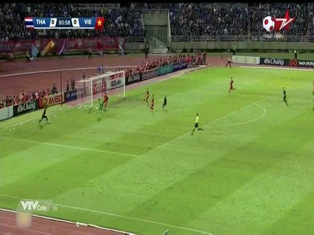 Bóng đá - ĐT Việt Nam, Lâm Tây "hú hồn" phút 90+4: Tiến Dũng cứu nguy khó tin