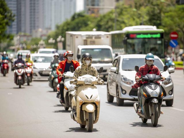 Tin tức trong ngày - Cuối tuần, miền Bắc có nơi nắng nóng, miền Trung mưa lũ giảm nhanh