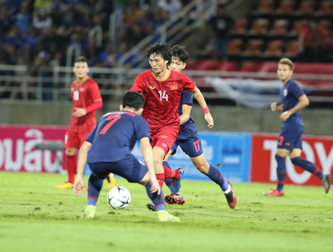 Tuấn Anh thi đấu xuất sắc trong trận hòa của ĐT Việt Nam trên sân kình địch Thái Lan